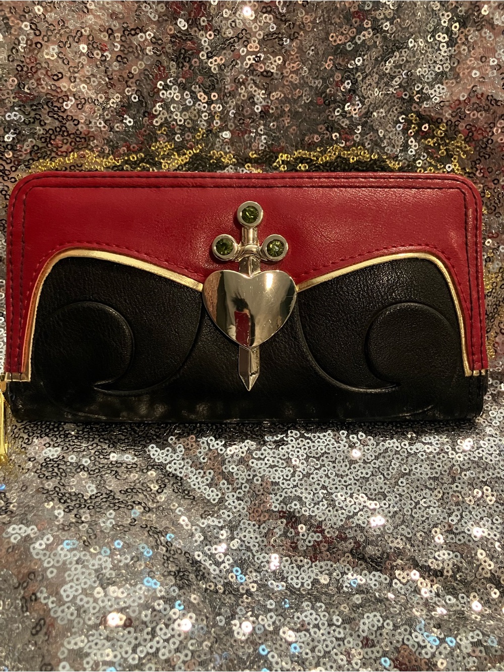Disney Evil Queen Accent Zip Wallet